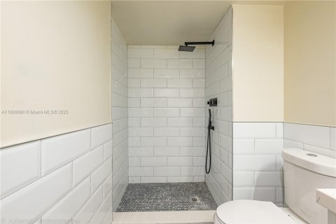 Condo in Weston, Florida, 2 bedrooms  № 1953413 - photo 16