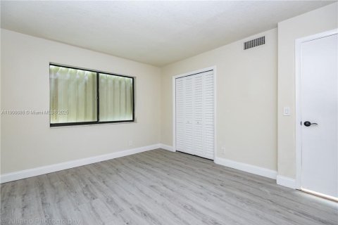 Condo in Weston, Florida, 2 bedrooms  № 1953413 - photo 14