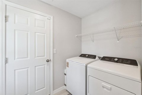 House in Haines City, Florida 3 bedrooms, 150.04 sq.m. № 2098199 - photo 14