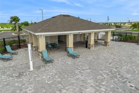 House in Haines City, Florida 3 bedrooms, 150.04 sq.m. № 2098199 - photo 25
