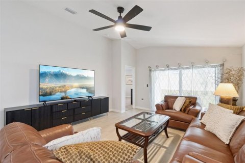 House in Haines City, Florida 3 bedrooms, 150.04 sq.m. № 2098199 - photo 4
