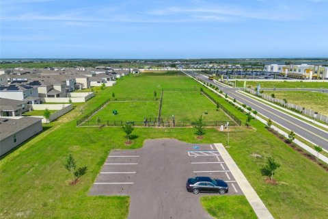 House in Haines City, Florida 3 bedrooms, 150.04 sq.m. № 2098199 - photo 18