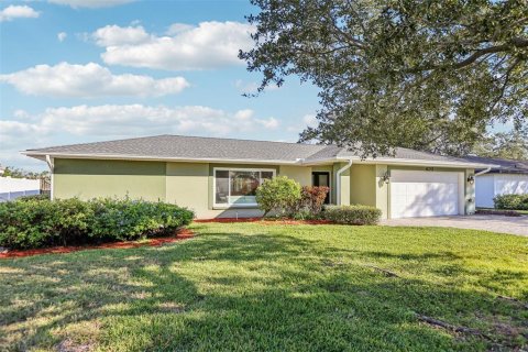 Casa en venta en Saint Petersburg, Florida, 3 dormitorios, 174.93 m2 № 2216908 - foto 3