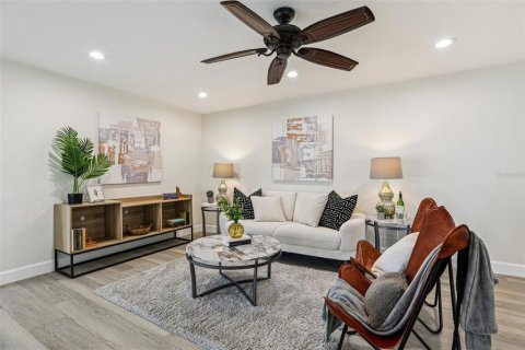Casa en venta en Saint Petersburg, Florida, 3 dormitorios, 174.93 m2 № 2216908 - foto 21