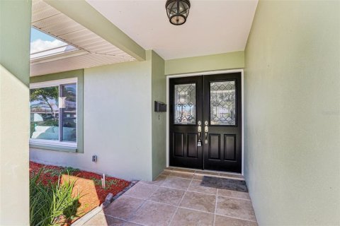 Casa en venta en Saint Petersburg, Florida, 3 dormitorios, 174.93 m2 № 2216908 - foto 4