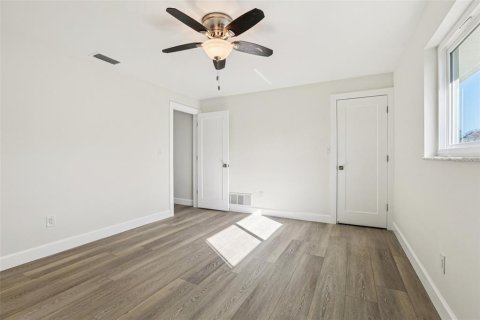 Casa en venta en Saint Petersburg, Florida, 3 dormitorios, 174.93 m2 № 2216908 - foto 28