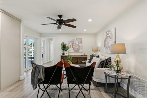 Casa en venta en Saint Petersburg, Florida, 3 dormitorios, 174.93 m2 № 2216908 - foto 20