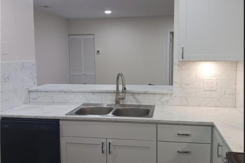Copropriété à louer à Sunrise, Floride: 2 chambres, 85.93 m2 № 2184265 - photo 2