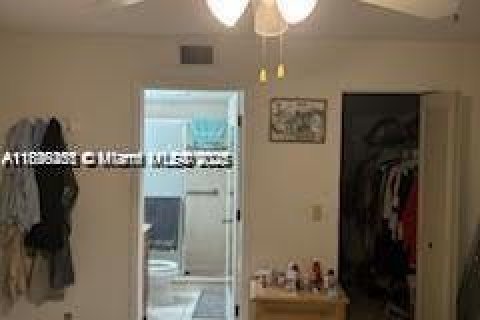 Condo in West Palm Beach, Florida, 2 bedrooms  № 1951192 - photo 8