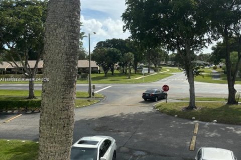 Condo in West Palm Beach, Florida, 2 bedrooms  № 1951192 - photo 16