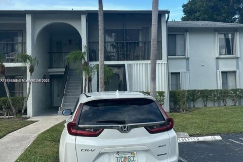 Condo in West Palm Beach, Florida, 2 bedrooms  № 1951192 - photo 13
