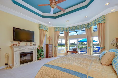 House in Wimauma, Florida 3 bedrooms, 259.66 sq.m. № 2097748 - photo 19