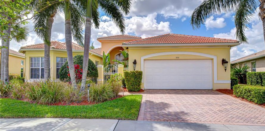 House in Wimauma, Florida 3 bedrooms, 259.66 sq.m. № 2097748