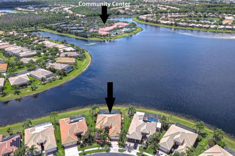 House in Wimauma, Florida 3 bedrooms, 259.66 sq.m. № 2097748 - photo 5