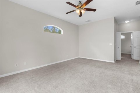 House in Weeki Wachee, Florida 4 bedrooms, 199.46 sq.m. № 1661792 - photo 16