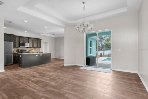 House in Weeki Wachee, Florida 4 bedrooms, 199.46 sq.m. № 1661792 - photo 3