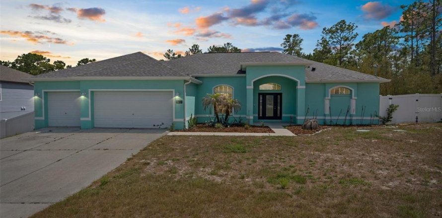 House in Weeki Wachee, Florida 4 bedrooms, 199.46 sq.m. № 1661792