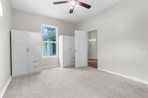 House in Weeki Wachee, Florida 4 bedrooms, 199.46 sq.m. № 1661792 - photo 21