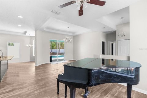 House in Weeki Wachee, Florida 4 bedrooms, 199.46 sq.m. № 1661792 - photo 7