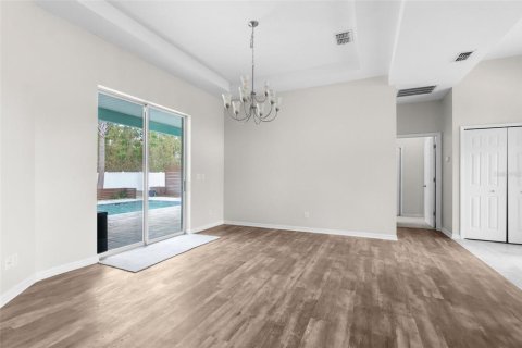 House in Weeki Wachee, Florida 4 bedrooms, 199.46 sq.m. № 1661792 - photo 4