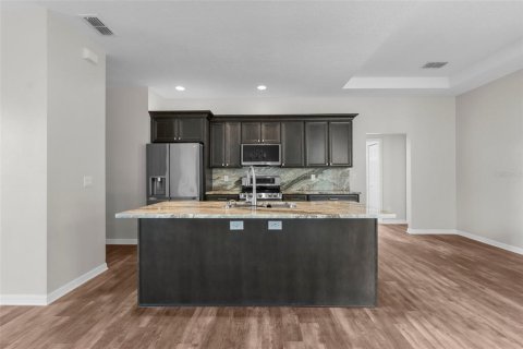 House in Weeki Wachee, Florida 4 bedrooms, 199.46 sq.m. № 1661792 - photo 8