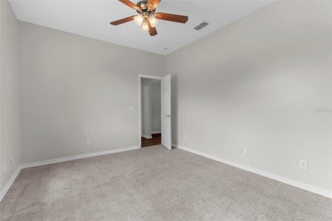 House in Weeki Wachee, Florida 4 bedrooms, 199.46 sq.m. № 1661792 - photo 23