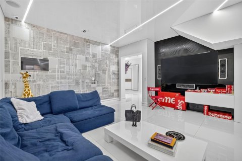 Villa ou maison à vendre à Aventura, Floride: 3 chambres, 254.55 m2 № 1930658 - photo 19