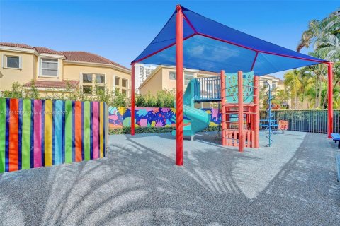 Villa ou maison à vendre à Aventura, Floride: 3 chambres, 254.55 m2 № 1930658 - photo 7