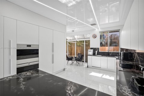 Villa ou maison à vendre à Aventura, Floride: 3 chambres, 254.55 m2 № 1930658 - photo 21