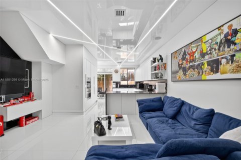 Villa ou maison à vendre à Aventura, Floride: 3 chambres, 254.55 m2 № 1930658 - photo 17