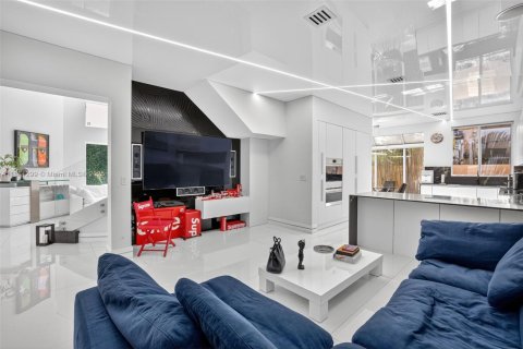 Villa ou maison à vendre à Aventura, Floride: 3 chambres, 254.55 m2 № 1930658 - photo 15