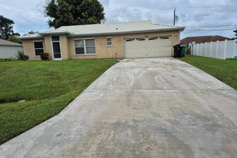 Villa ou maison à Port St. Lucie, Floride 3 chambres, 109.25 m2 № 2366125