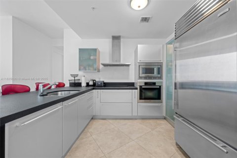 Copropriété à vendre à Sunny Isles Beach, Floride: 2 chambres, 146.51 m2 № 1979238 - photo 5
