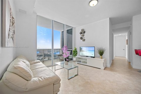 Copropriété à vendre à Sunny Isles Beach, Floride: 2 chambres, 146.51 m2 № 1979238 - photo 2