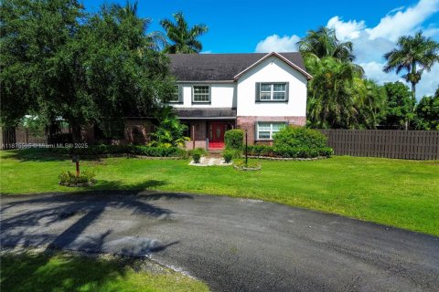 House in Homestead, Florida 4 bedrooms, 223.89 sq.m. № 1944938 - photo 22