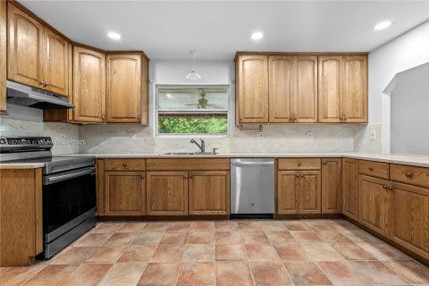 House in Homestead, Florida 4 bedrooms, 223.89 sq.m. № 1944938 - photo 29
