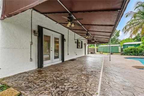 House in Homestead, Florida 4 bedrooms, 223.89 sq.m. № 1944938 - photo 21