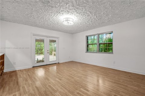 House in Homestead, Florida 4 bedrooms, 223.89 sq.m. № 1944938 - photo 24