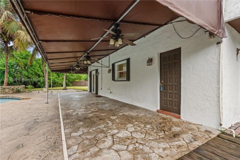 House in Homestead, Florida 4 bedrooms, 223.89 sq.m. № 1944938 - photo 20