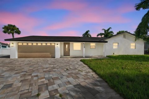 Casa en Tampa, Florida 3 dormitorios, 183.02 m2 № 2371544