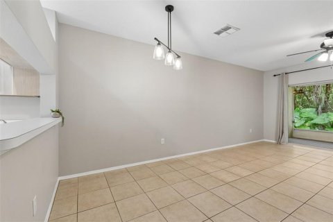 Townhouse in Wesley Chapel, Florida 2 bedrooms, 110 sq.m. № 2156017 - photo 9