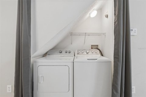 Townhouse in Wesley Chapel, Florida 2 bedrooms, 110 sq.m. № 2156017 - photo 12