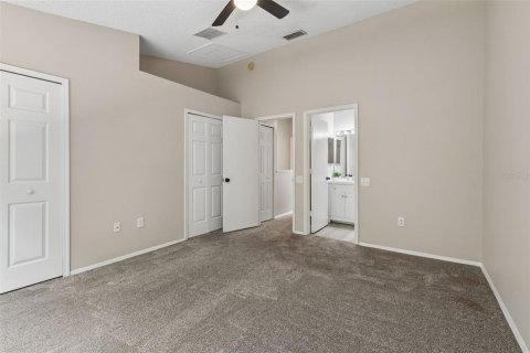 Townhouse in Wesley Chapel, Florida 2 bedrooms, 110 sq.m. № 2156017 - photo 23