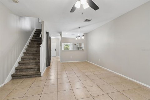 Townhouse in Wesley Chapel, Florida 2 bedrooms, 110 sq.m. № 2156017 - photo 10