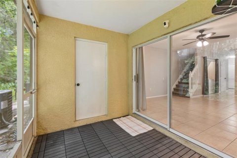Townhouse in Wesley Chapel, Florida 2 bedrooms, 110 sq.m. № 2156017 - photo 15