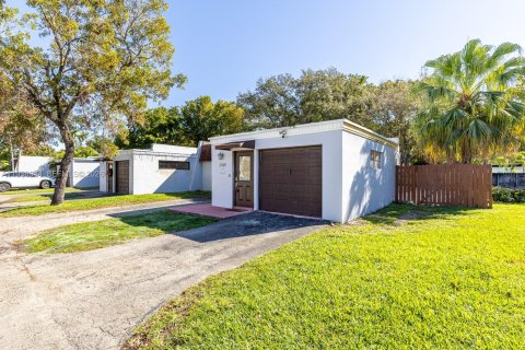 Купить таунхаус в Хайалиа, Флорида 2 спальни, 121.52м2, № 1995037 - фото 2