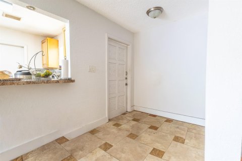 Купить таунхаус в Хайалиа, Флорида 2 спальни, 121.52м2, № 1995037 - фото 16