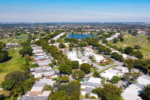 Купить таунхаус в Хайалиа, Флорида 2 спальни, 121.52м2, № 1995037 - фото 30