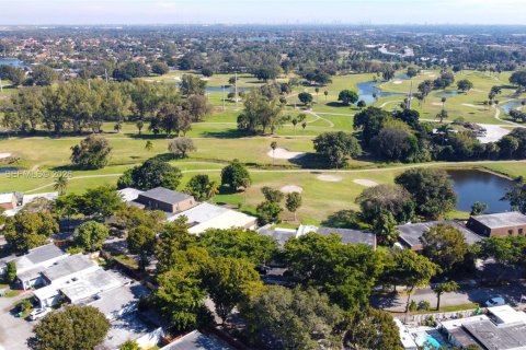 Купить таунхаус в Хайалиа, Флорида 2 спальни, 121.52м2, № 1995037 - фото 28