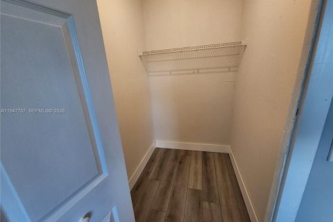 Снять в аренду кондоминиум в Майами, Флорида 2 спальни, 78.04м2, № 2003813 - фото 10